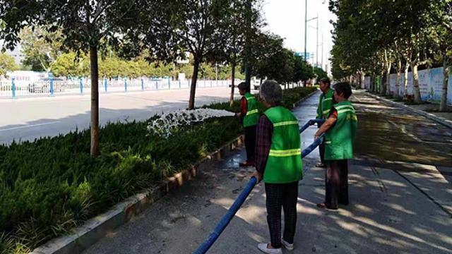 扮靚城市，為國慶增光添彩